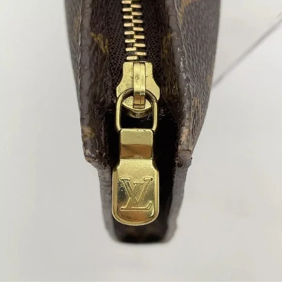 Authentic  Louis Vuitton Monogram Bucket Pouch PM W/Box - Picture 9 of 15